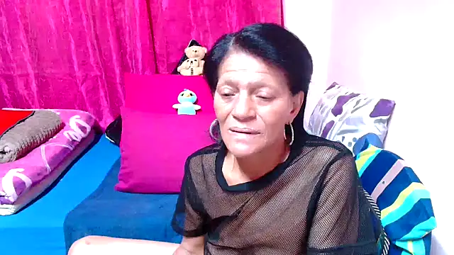 SLUTTYROXY live sex cam