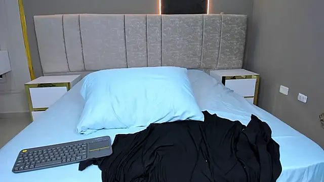 little-doll18's cam snapshot