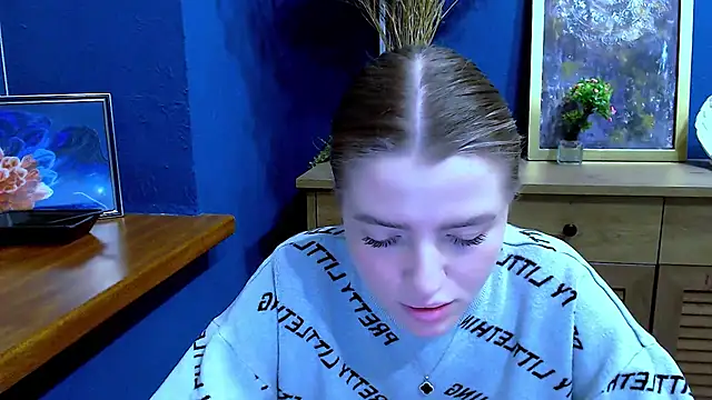 MissOliviaa_'s cam snapshot