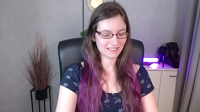 emmaxDelight's cam snapshot