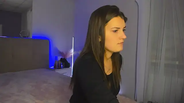 Laura_Leee's cam snapshot