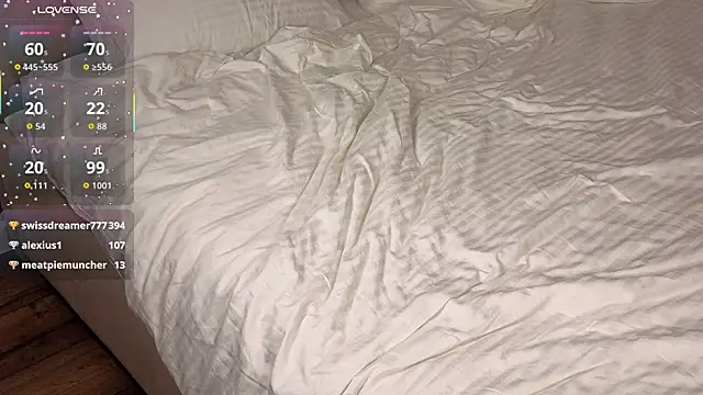 Violet_Johnsonn's cam snapshot