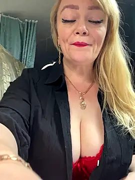 Sweet-blonde's cam snapshot