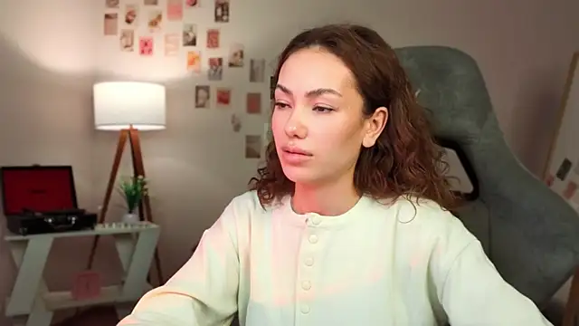 branchwithflowerss's cam snapshot