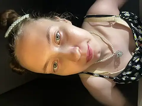 Holy_Poly's cam snapshot