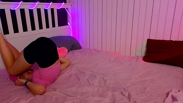 FelishaLaskin's cam snapshot