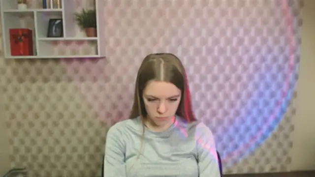 AliceFlirtt_'s cam snapshot