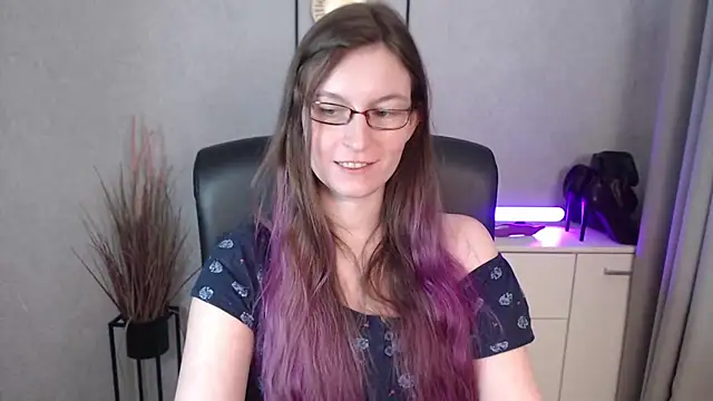 emmaxDelight's cam snapshot