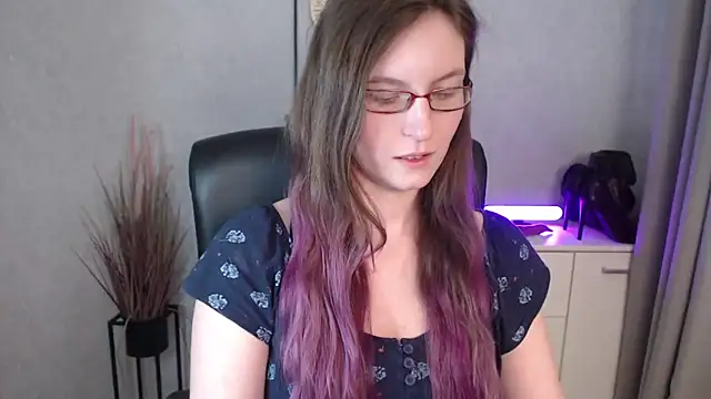 emmaxDelight's cam snapshot