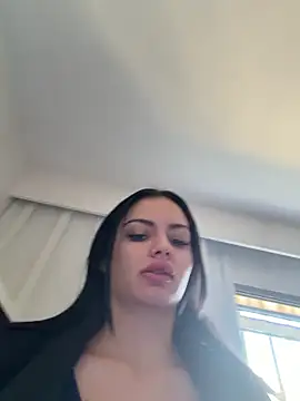 prettylittlefooxy live sex cam