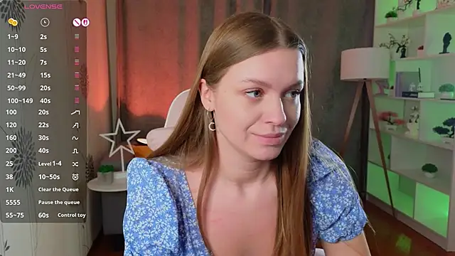 Lovella_Lips live sex cam