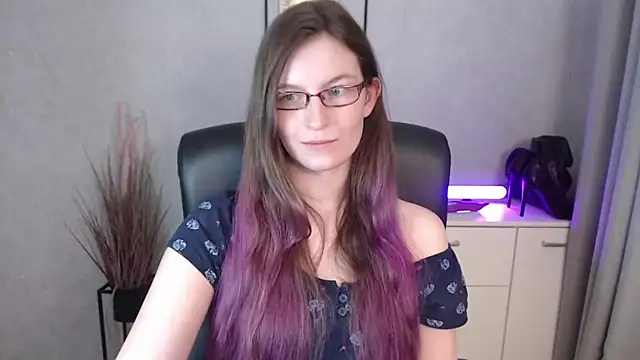 emmaxDelight's cam snapshot