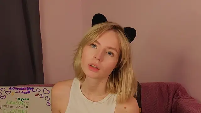 BaileyBernos's cam snapshot