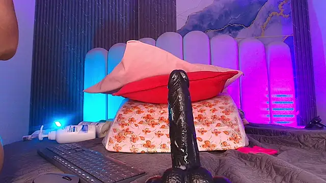 jones_maddy_'s cam snapshot