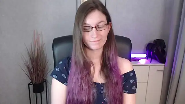 emmaxDelight's cam snapshot