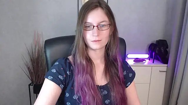 emmaxDelight's cam snapshot