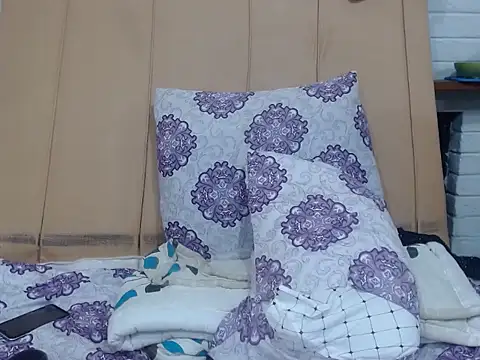 AfricanQueenxx25's cam snapshot