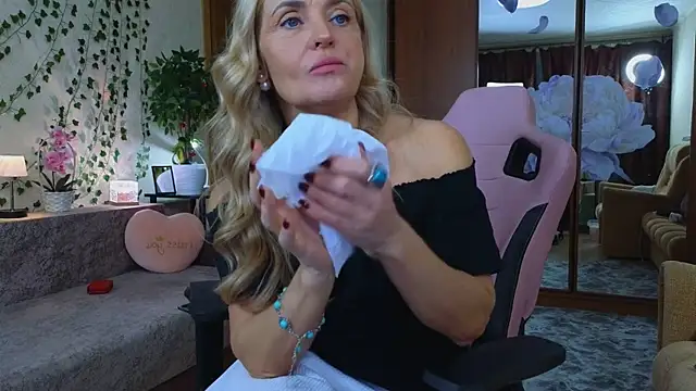 amelia_blondy's cam snapshot