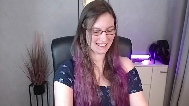 emmaxDelight's cam snapshot