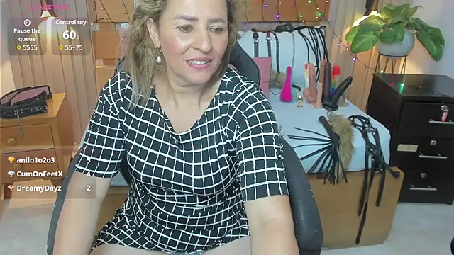 luciana_ballesteros_'s cam snapshot