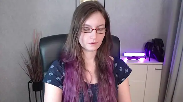 emmaxDelight's cam snapshot