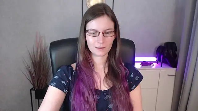 emmaxDelight's cam snapshot