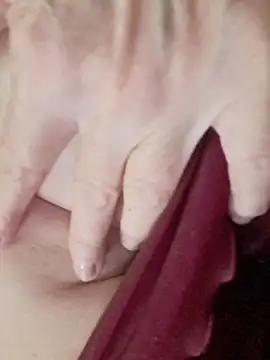 GypsyEsmeralda's cam snapshot