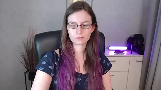 emmaxDelight's cam snapshot