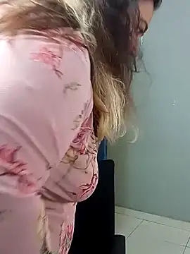 curvy_diva_'s cam snapshot