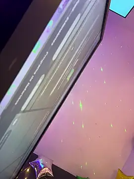 AlisonHoot69 live sex cam