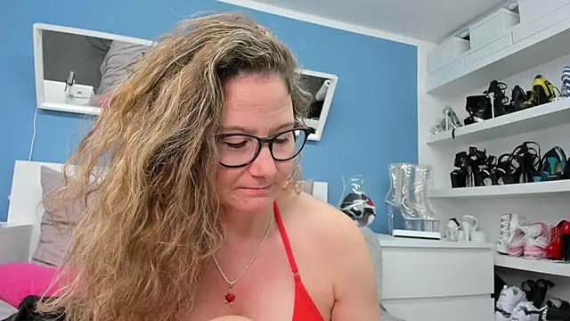 izzy-mendosa's cam snapshot