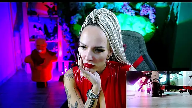 MonicaMaxwel's cam snapshot