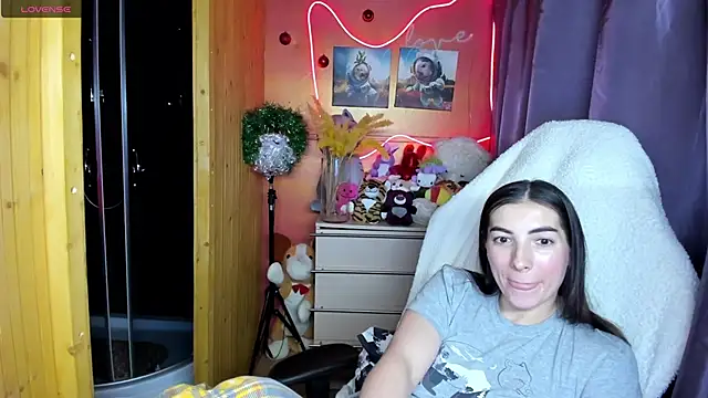 Fiery_Brunette_'s cam snapshot