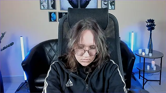 Sylvia_Reed's cam snapshot