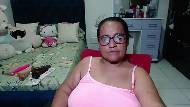 pervert_mommy_'s cam snapshot