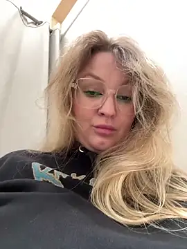 Teya_moon_ live sex cam