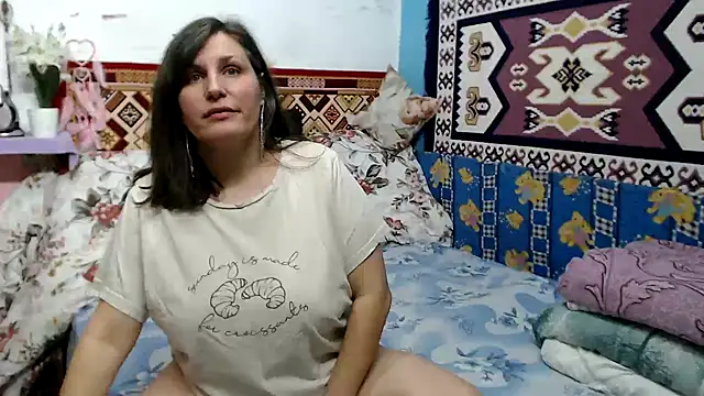 AdelineBlueEyes live sex cam