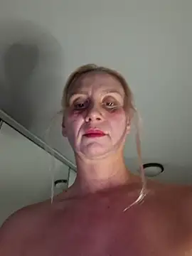 merlyn4 live sex cam