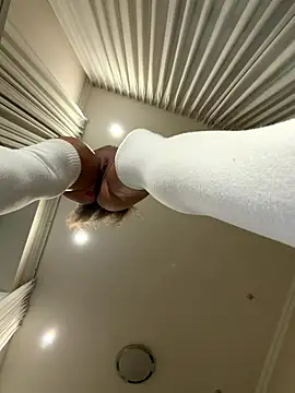 Hott_Lolla live sex cam