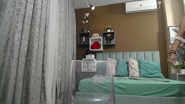 RebecaBlackx's cam snapshot