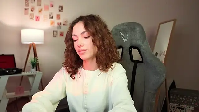 branchwithflowerss's cam snapshot