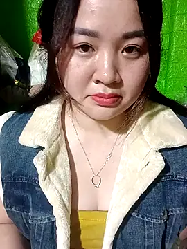 Bee-bgolden live sex cam