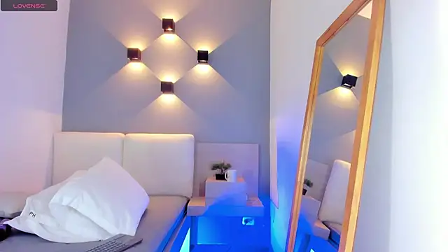 selena_monroy's cam snapshot