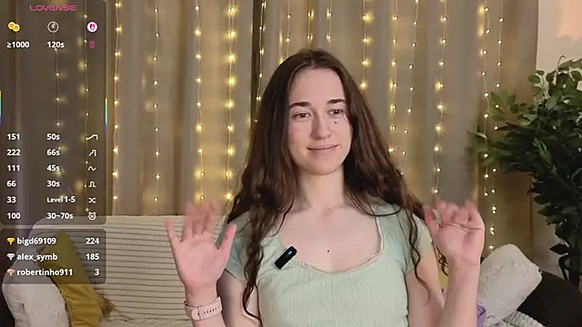 SudieNatera live sex cam