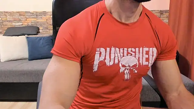 HotHunkTrainer live sex cam