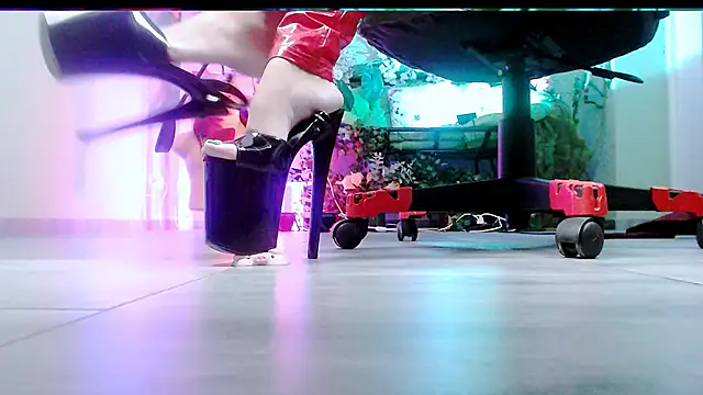 MonicaMaxwel's cam snapshot