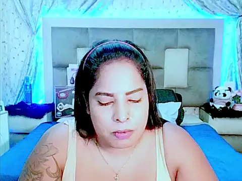 indiantopaz694u's cam snapshot