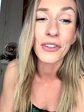 lola_tentatiion's cam snapshot