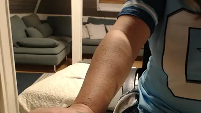 KimMitchelli live sex cam