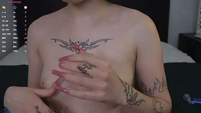 LucyKitty_'s cam snapshot